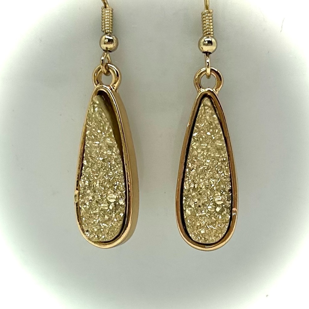 Teardrop Dangle earrings .925